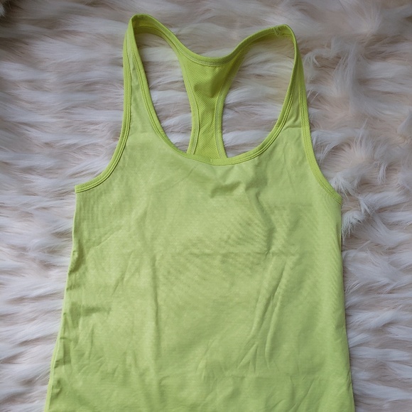 New Balance workout top - Picture 1 of 4
